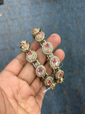 Mosonaite Bangle Pacheli (Openable) Ruby