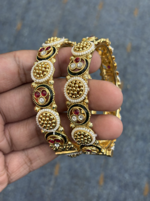 Heritage Pearl Beaded (Openable)