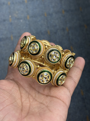 Heritage Kundan Mosonaite Bangle (Openable)